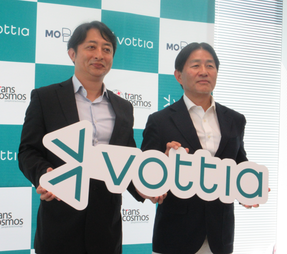 左から、モビルス〓の石井智宏氏