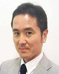 小松 史貴 氏