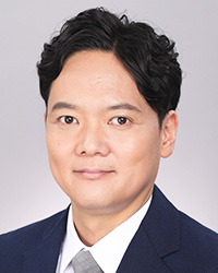 中村 康人 氏