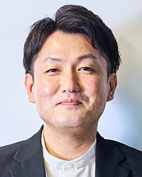 中村 有輝士 氏