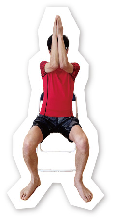 イス肘を合わせるポーズ［B］