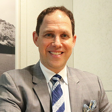 James Mesbur（ジェームズ・メズバー） 氏