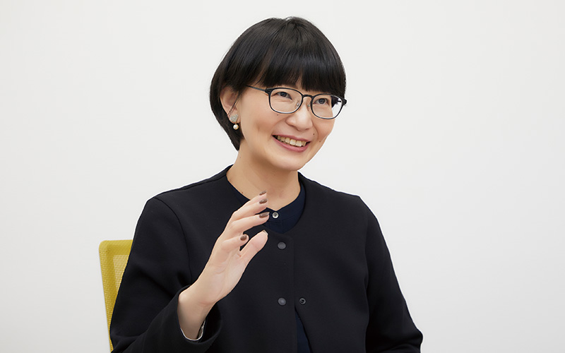堤 恵理子 氏