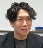 山本 優樹 氏
