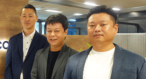 左から管理グループ管理統括部 部長 東條 剛氏、課長 谷川 亮氏、課長 松木茂樹氏