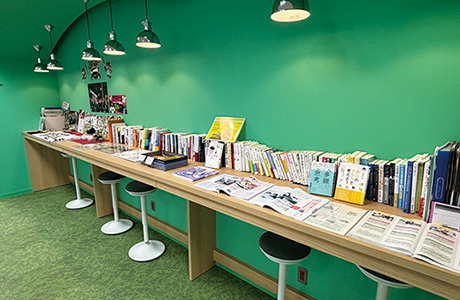 稲佐山をモチーフにしたグリーンウォール