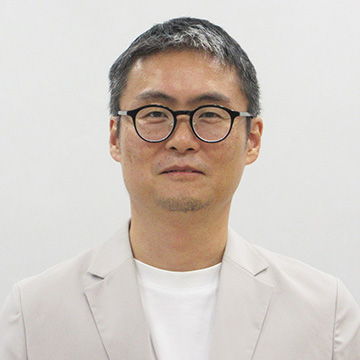向川 啓太 氏