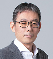 金田 浩充 氏