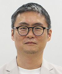 向川 啓太 氏