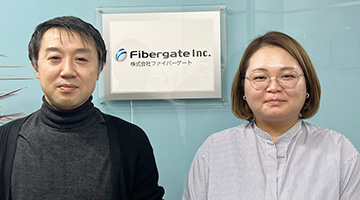 オペレーション本部長 上級執行役員の今川茂範氏（左）、お客様サービス部長の全ジュヨン氏（右）